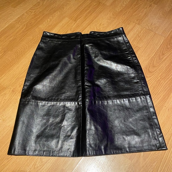 Gap leather skirt - Picture 3 of 4